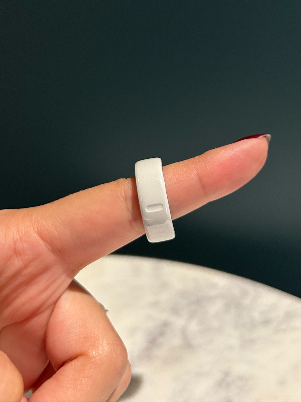 Oura Ring 4 in Ceramic — Cloud, Size 7
